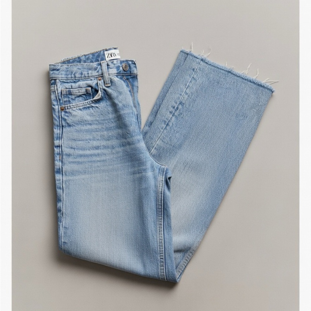 Zara Women's Jeans in distressed Light Blue